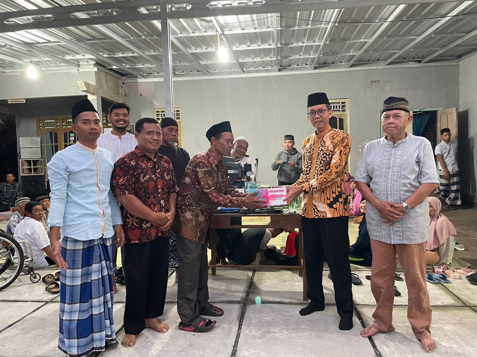 Penyerahan bantuan alat bengkel dari PKBI Sleman ke komunitas disabilitas kalurahan Wonokerto